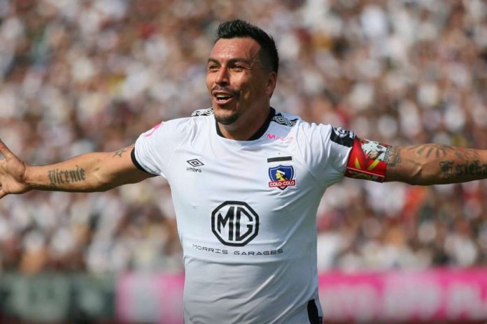 Esteban Paredes está cerca de volver a Colo Colo