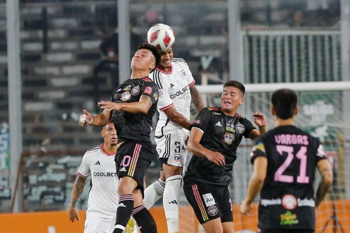 Colo Colo derrotó 2-0 a un buen Santiago City